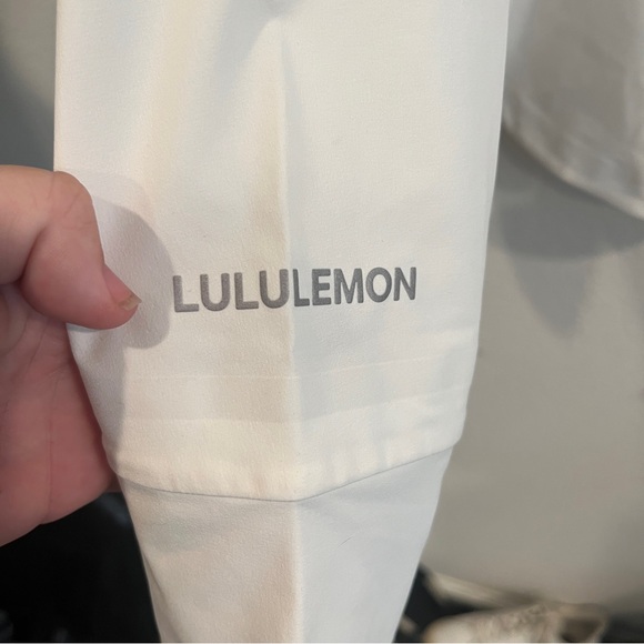 Lululemon mist over windbreaker white size 10 lightweight workout - Picture 10 of 13